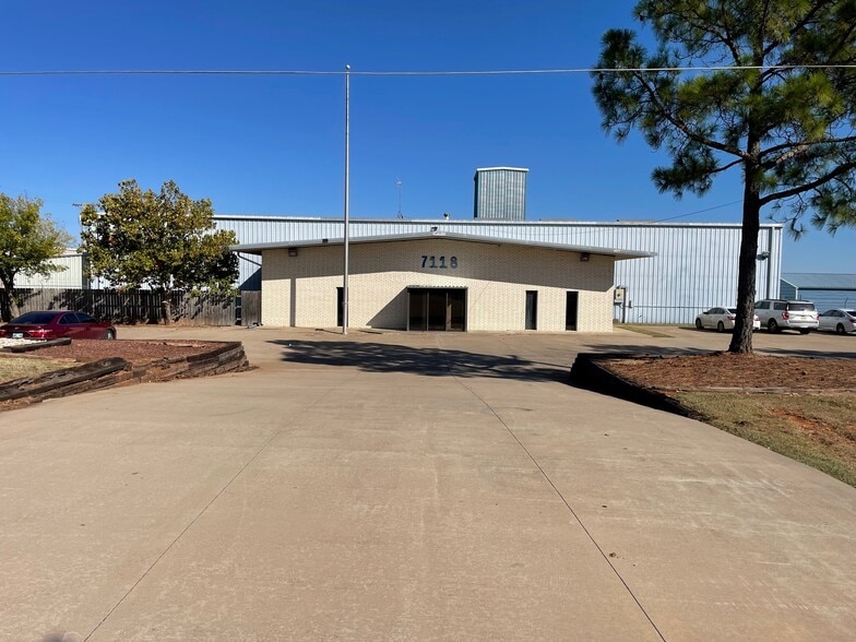 7118 N Hwy 81, Duncan, OK for lease - Building Photo - Image 2 of 12