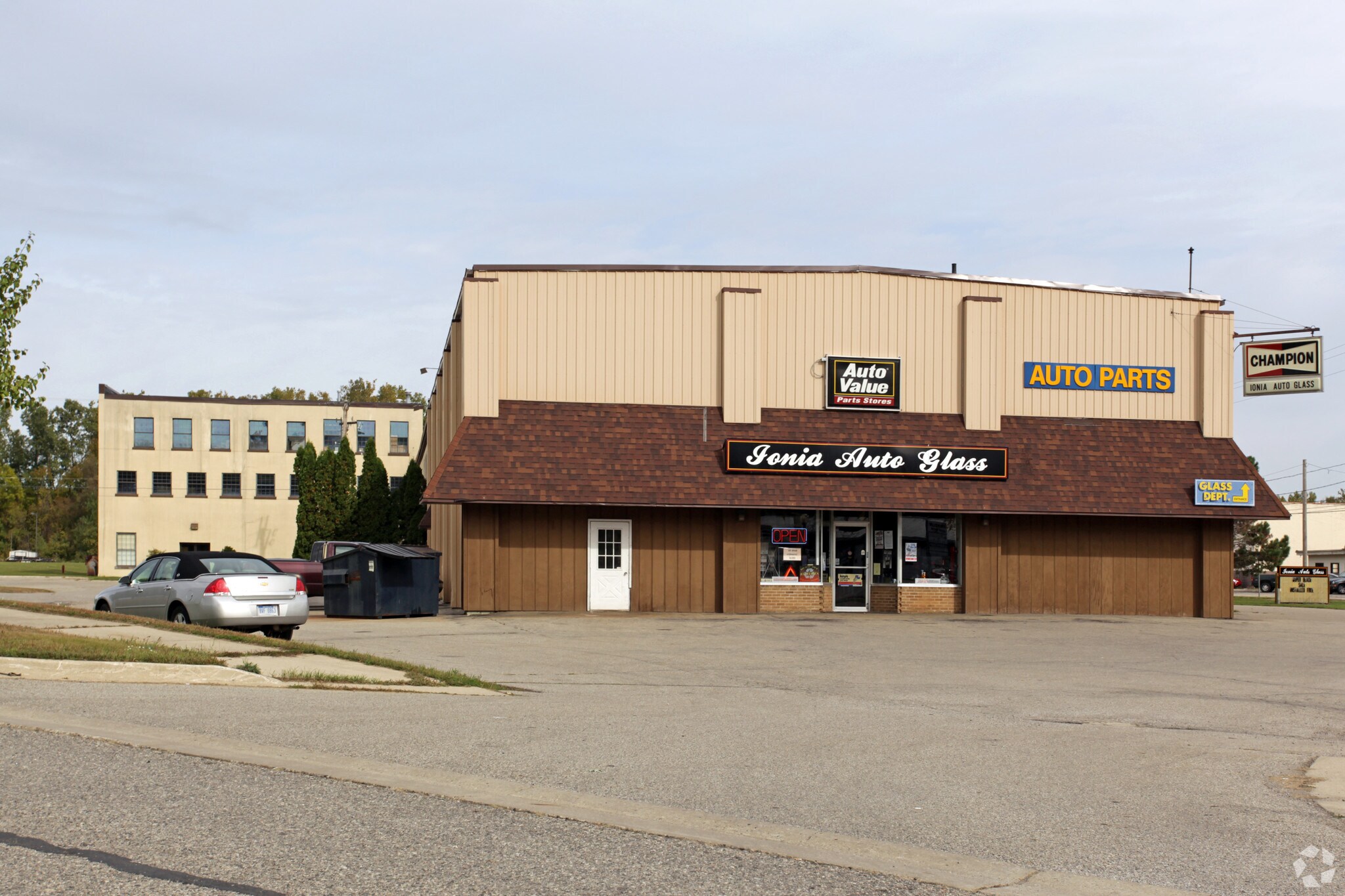 420 S Steele St, Ionia, MI à louer Photo du bâtiment- Image 1 de 3