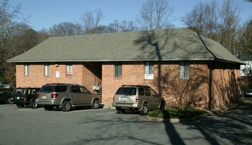 10404 Patterson Ave, Henrico, VA à louer - Photo du bâtiment - Image 2 de 4