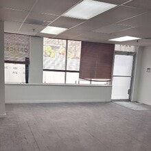 5245 NW 36th St, Miami Springs, FL for lease Interior Photo- Image 2 of 4
