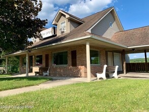 6568 Route 209, Stroudsburg, PA à louer Photo du bâtiment- Image 1 de 3