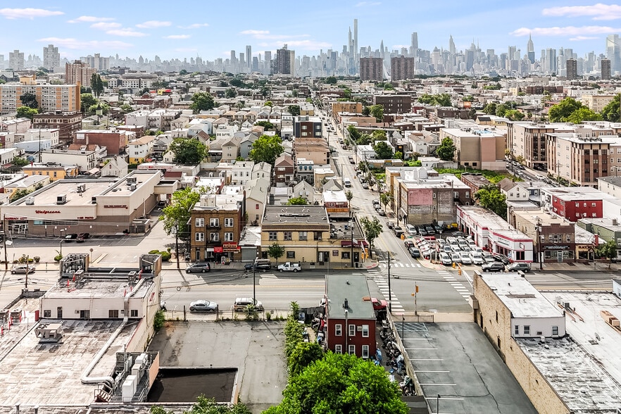 6000-6004 Kennedy Blvd W, West New York, NJ for sale - Building Photo - Image 2 of 18