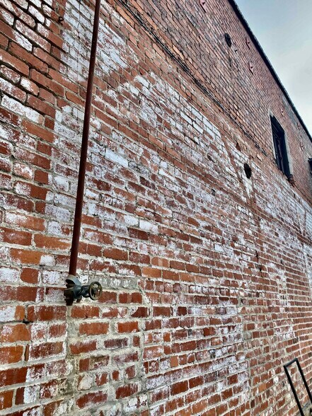 133 Copeland St, Petaluma, CA à louer - Photo du bâtiment - Image 2 de 3