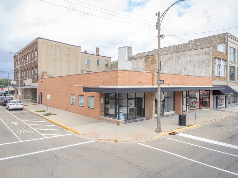 26-30 W Stephenson St, Freeport, IL for sale - Building Photo - Image 1 of 24
