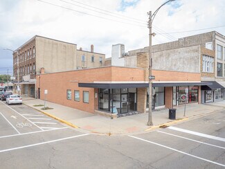 Plus de détails pour 26-30 W Stephenson St, Freeport, IL - Commerce de détail à vendre
