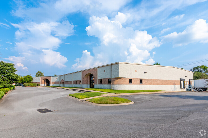 1717 Lebanon Pike, Nashville, TN à vendre - Photo du bâtiment - Image 1 de 1