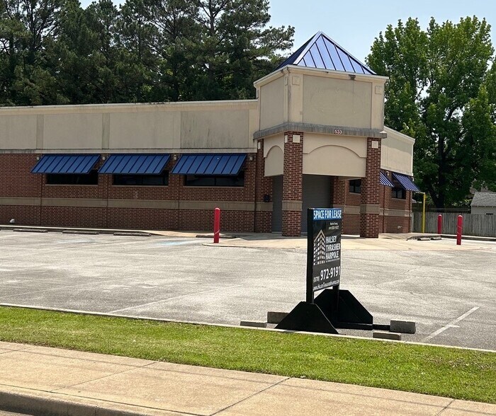 533 W Nettleton Ave, Jonesboro, AR à louer - Photo du bâtiment - Image 1 de 16