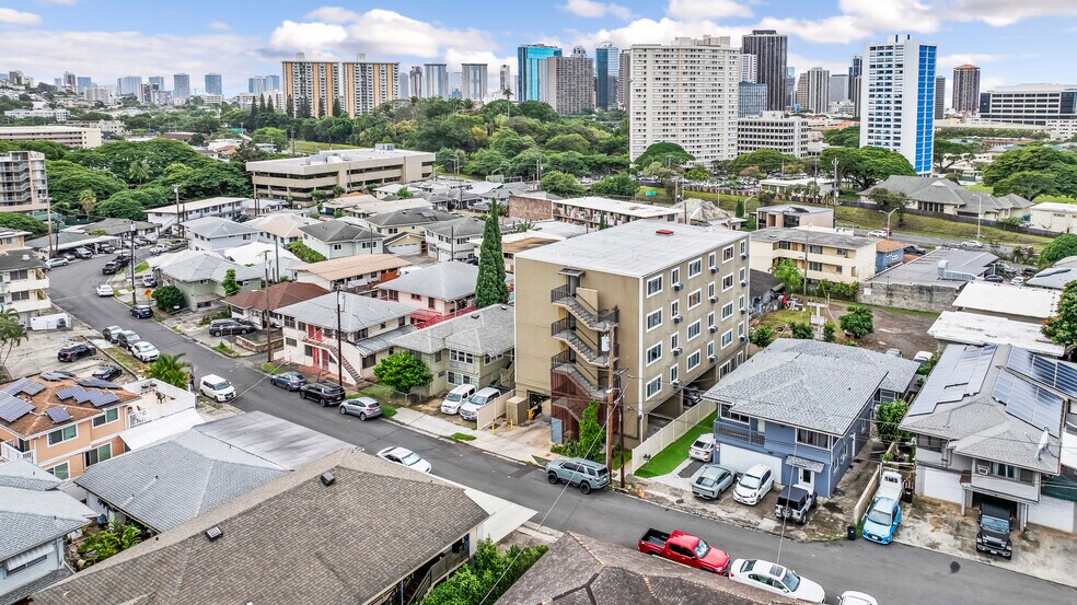 311 Puuhue Pl, Honolulu, HI à vendre - Photo du bâtiment - Image 1 de 14