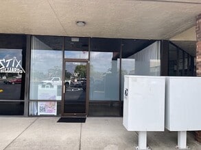 13902 W Hillsborough Ave, Tampa, FL à louer Photo du bâtiment- Image 2 de 5