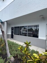 3825 Investment Ln, West Palm Beach, FL à louer Photo intérieure- Image 2 de 5