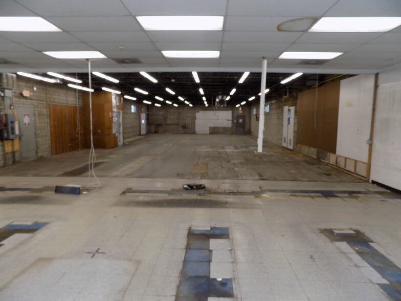 790 Farmington Ave, Bristol, CT for sale - Building Photo - Image 3 of 9