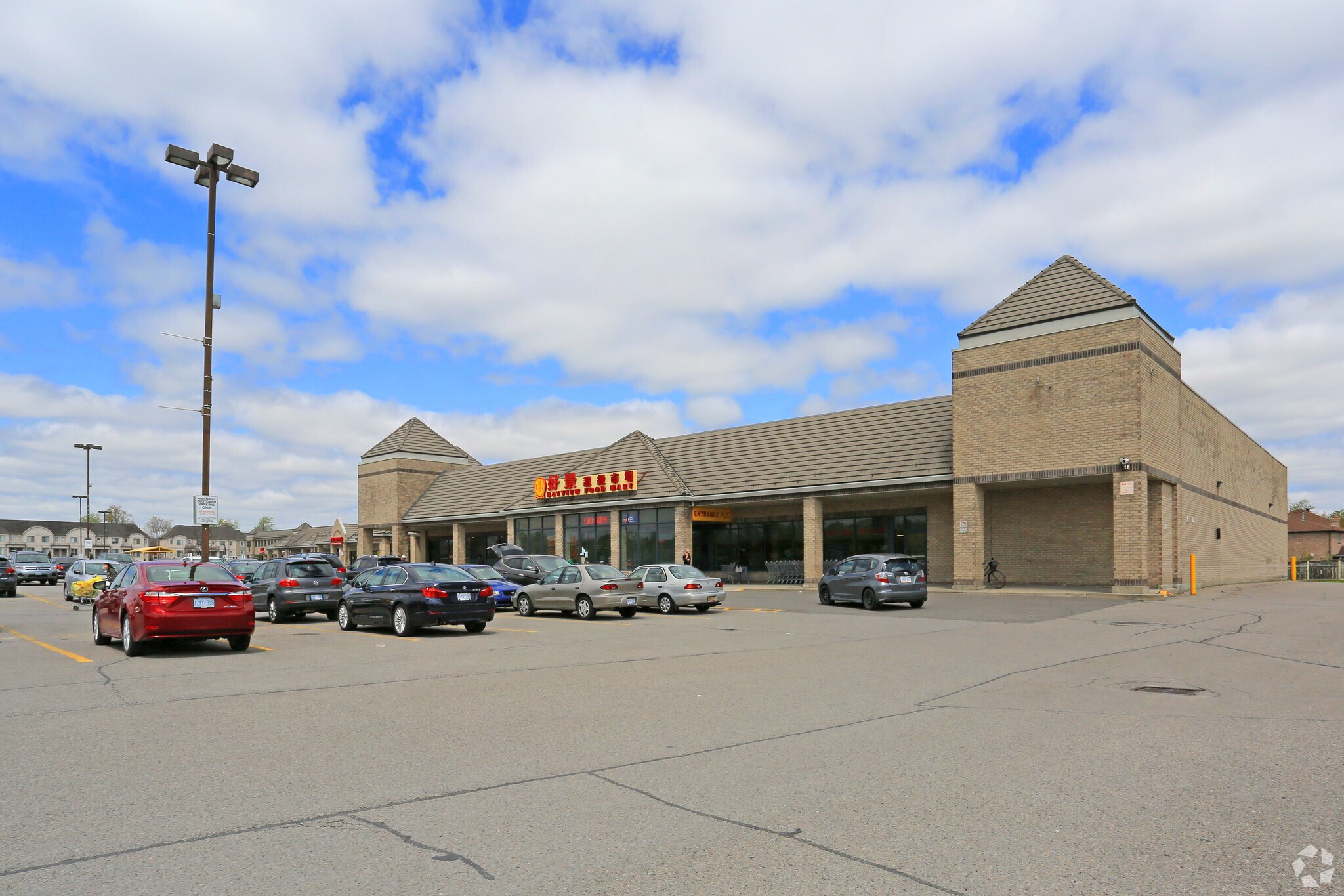 9019 Bayview Ave, Richmond Hill, ON à vendre Photo principale- Image 1 de 1