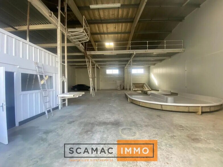 Office in Gémenos for lease - Building Photo - Image 1 of 7