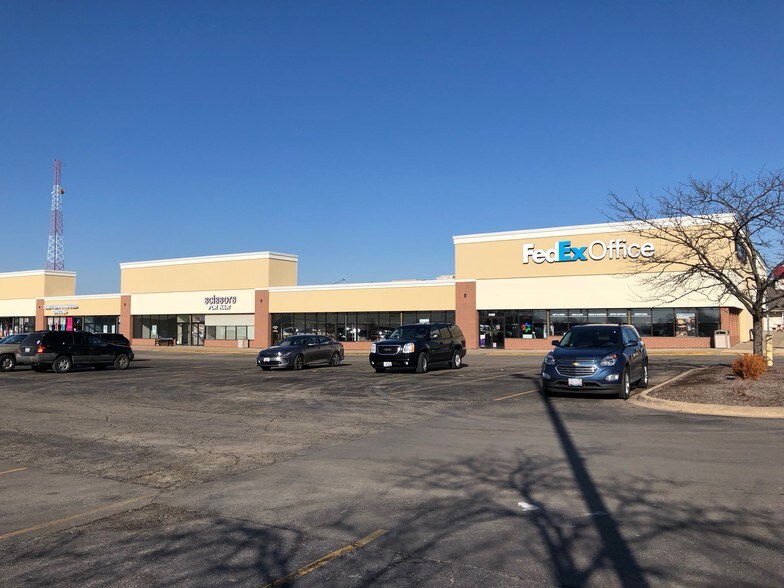 3425-3523 N University St, Peoria, IL à louer - Photo du bâtiment - Image 3 de 8