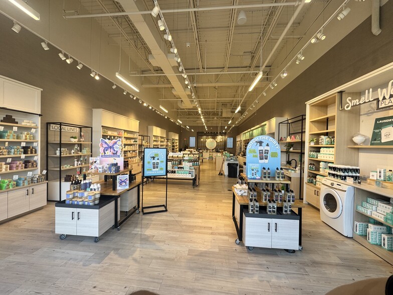 1153-1187 Ulster Ave, Kingston, NY for lease - Building Photo - Image 2 of 26