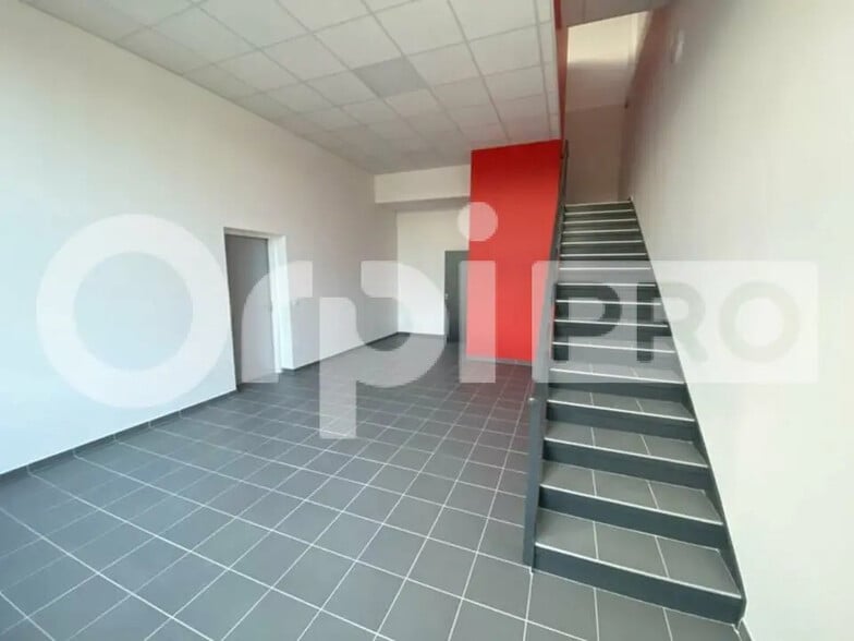 Flex in Bondoufle for sale - Interior Photo - Image 3 of 6