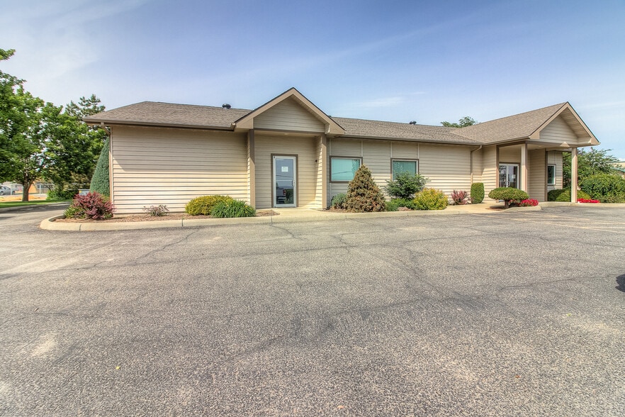 445 Barnard Blvd, Sunnyside, WA for sale - Building Photo - Image 2 of 32