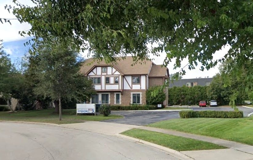 804 Roundabout, West Dundee, IL for lease Primary Photo- Image 1 of 10