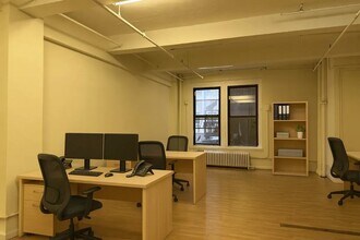 260 W 35th St, New York, NY à louer Photo intérieure- Image 2 de 4