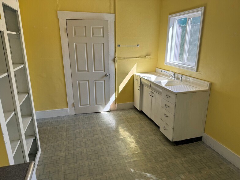 490 W 4th Ave, Eugene, OR à vendre - Photo intérieure - Image 2 de 7