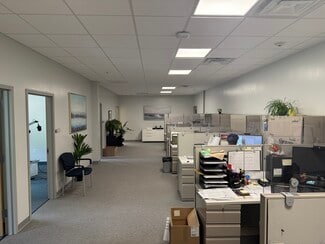 Plus de détails pour 60-94 W Grand St, Elizabeth, NJ - Bureau à louer