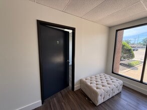 4625-4629 S Harvard Ave, Tulsa, OK for lease Interior Photo- Image 1 of 8