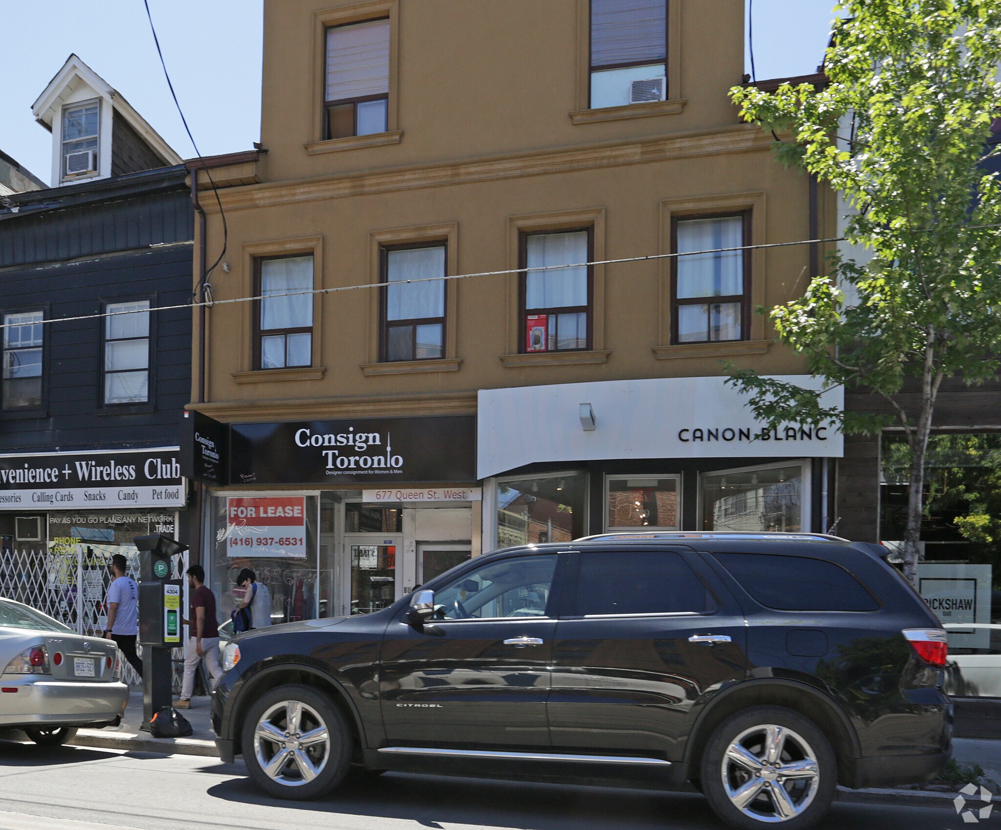 677-679 Queen St W, Toronto, ON à vendre Photo du bâtiment- Image 1 de 1