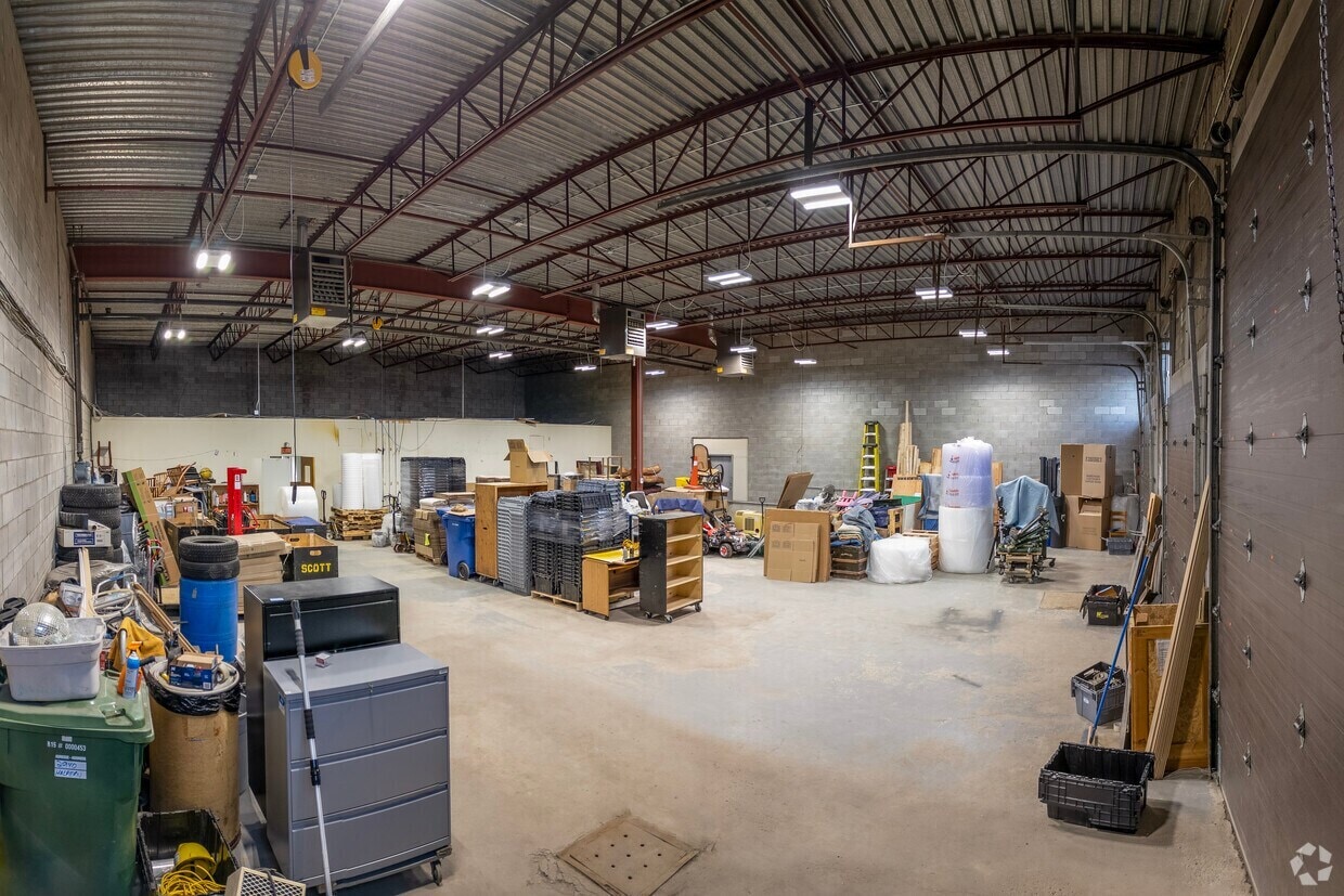 2900-2990 Rue Halpern, Montréal, QC à louer Photo intérieure- Image 1 de 2