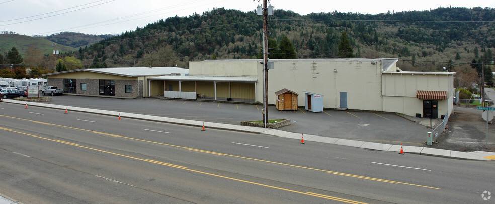 3005 NE Diamond Lake Blvd, Roseburg, OR for sale - Primary Photo - Image 1 of 1