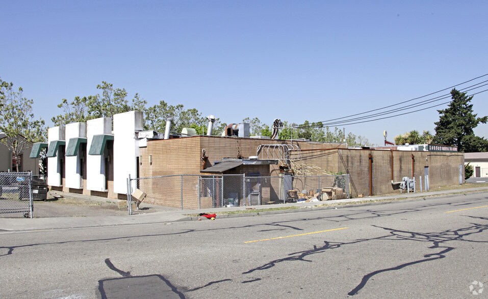 604 Macarthur Blvd, San Leandro, CA à vendre - Photo du bâtiment - Image 2 de 3