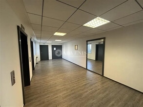 Bureau dans Noisy-le-Grand à louer Photo du bâtiment- Image 1 de 6