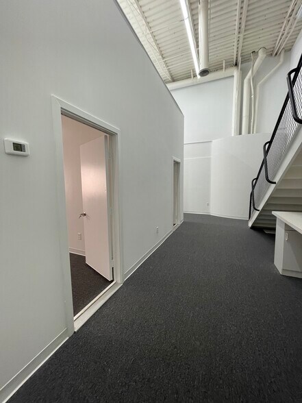 4919 Bethesda Ave, Bethesda, MD à louer - Photo du bâtiment - Image 3 de 9