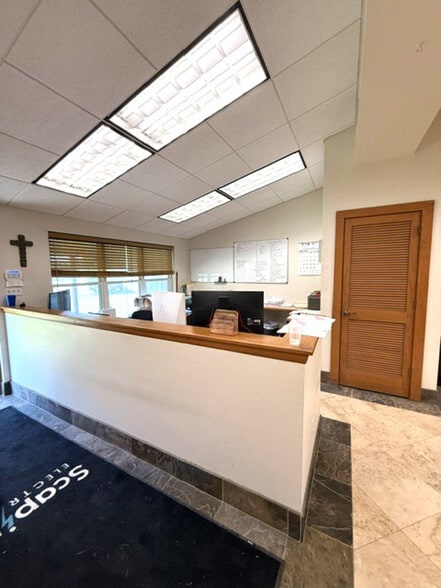 2320 Town St, Pensacola, FL for sale - Building Photo - Image 3 of 21