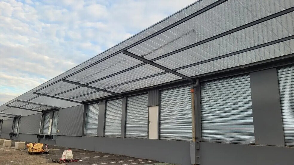 Flex dans Le Petit-Quevilly à louer - Photo du bâtiment - Image 1 de 8