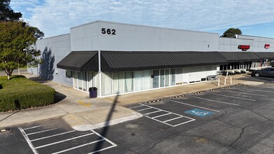 562 Wylie Rd Se, Marietta, GA for lease Building Photo- Image 2 of 5