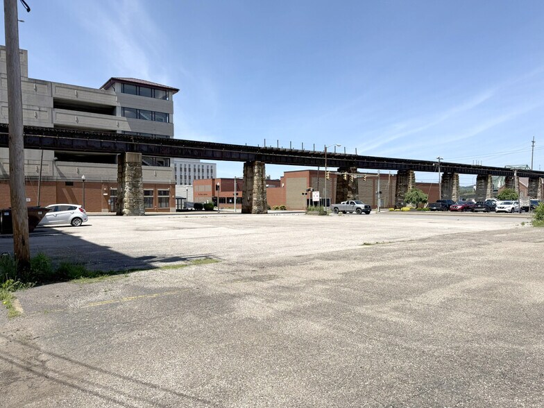 600 Juliana St, Parkersburg, WV for sale - Building Photo - Image 2 of 5