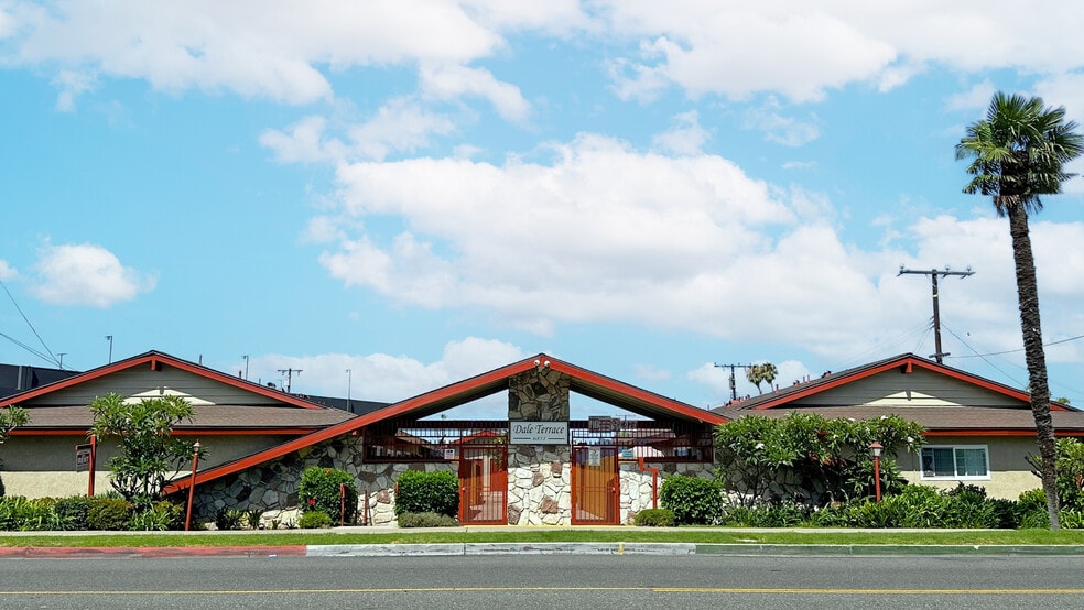 6851 Dale St, Buena Park, CA for sale - Building Photo - Image 2 of 8