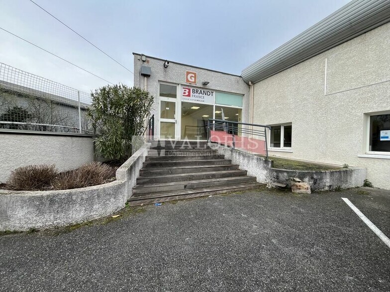 31 Rue Wilson, Décines-Charpieu for lease - Building Photo - Image 2 of 7