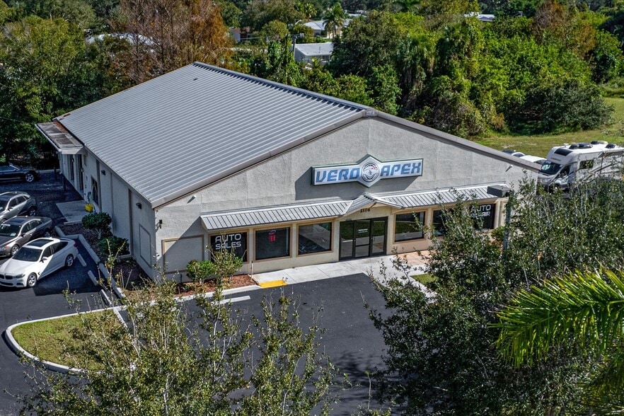 2106 S US Highway 1, Vero Beach, FL à vendre - Photo du bâtiment - Image 3 de 53