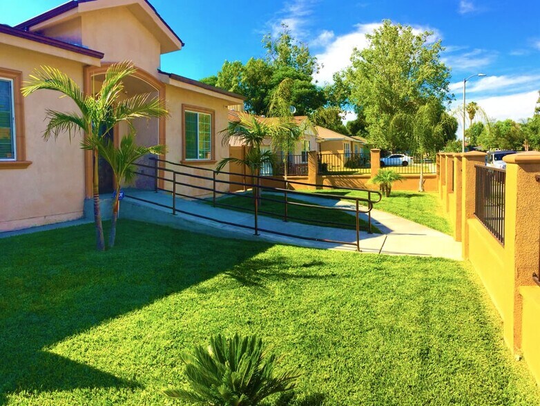 7001 Garden Grove Ave, Reseda, CA à louer - Photo du bâtiment - Image 2 de 6