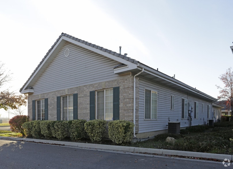 904-956 S Main St, Pleasant Grove, UT à louer - Photo du bâtiment - Image 2 de 10