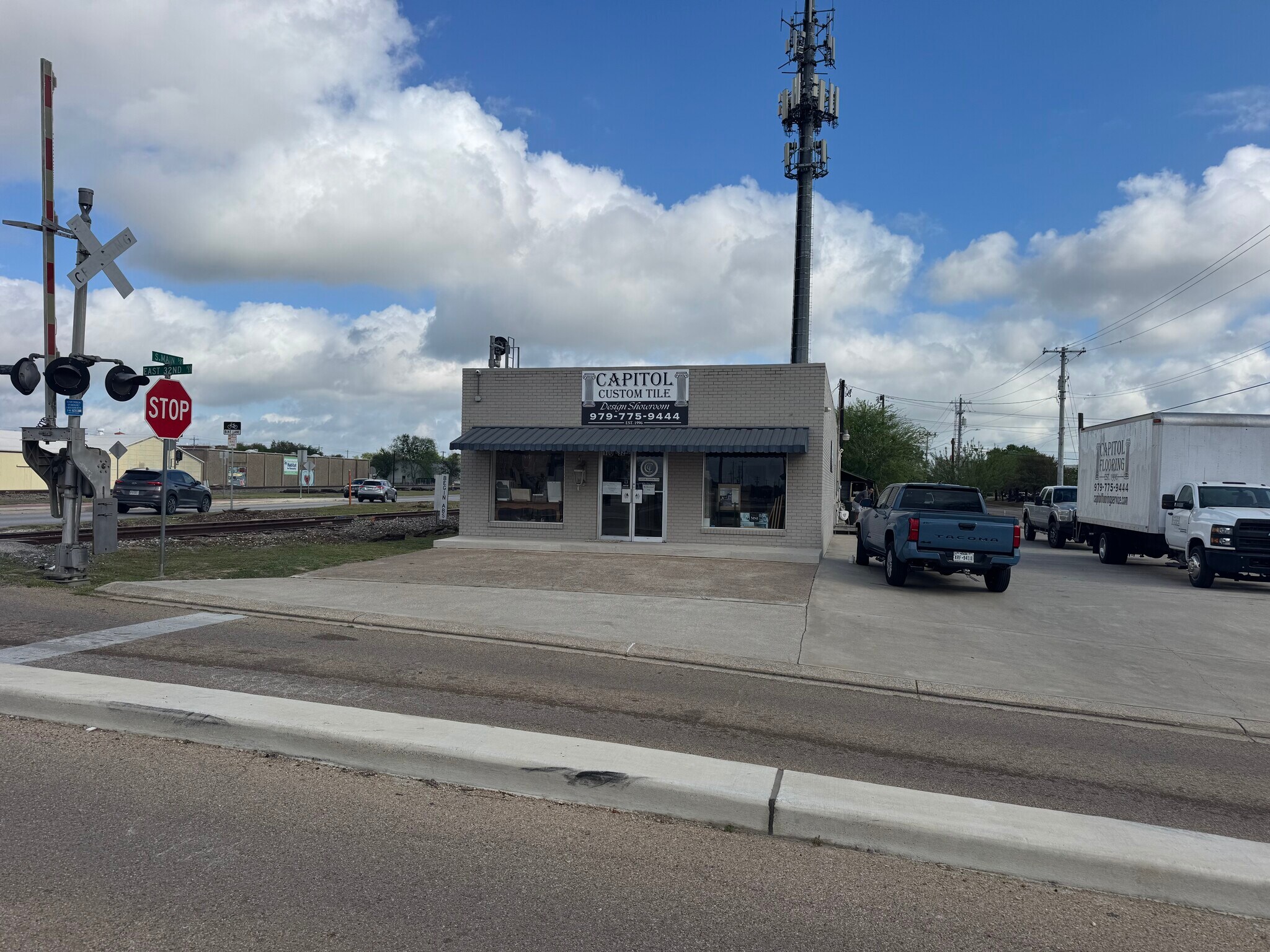 100 E 32nd St, Bryan, TX for sale Primary Photo- Image 1 of 16