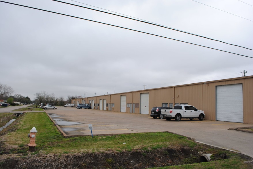 400-429 N 10th St, La Porte, TX à vendre - Photo du bâtiment - Image 3 de 30