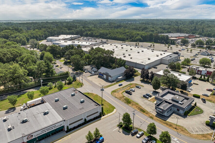 14 Boynton Ln, Seabrook, NH à vendre - Photo du bâtiment - Image 3 de 11