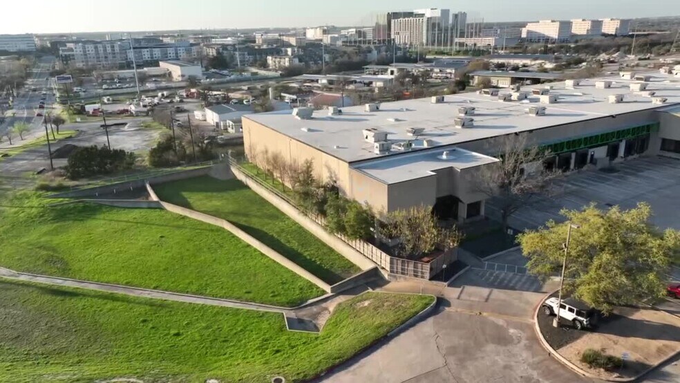 2214 Braker Ln, Austin, TX à louer - Vidéo sur l’inscription commerciale - Image 2 de 88