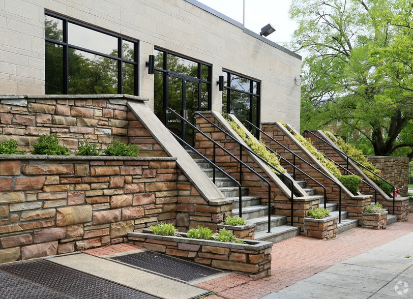 4001 Brandywine St NW, Washington, DC à louer - Photo du bâtiment - Image 3 de 6