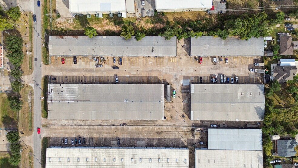 9863 Tanner Rd, Houston, TX à louer - Photo du bâtiment - Image 2 de 7