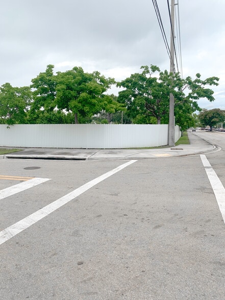 1401 NW 108th Ave, Sweetwater, FL for lease - Building Photo - Image 3 of 7