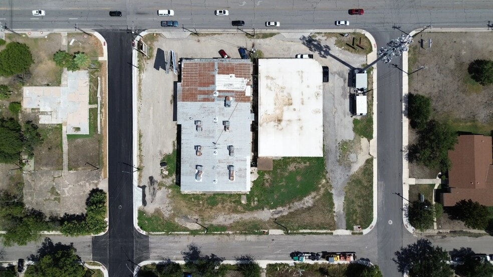 3570-3580 Culebra Road portfolio of 2 properties for sale on LoopNet.ca - Aerial - Image 3 of 8