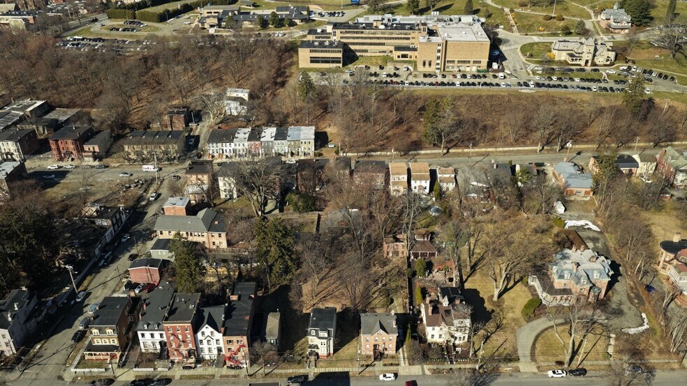 Newburgh 21 - 369 Liberty St NY 12550 portefeuille de 2 propriétés à vendre sur LoopNet.ca - Photo principale - Image 1 de 24